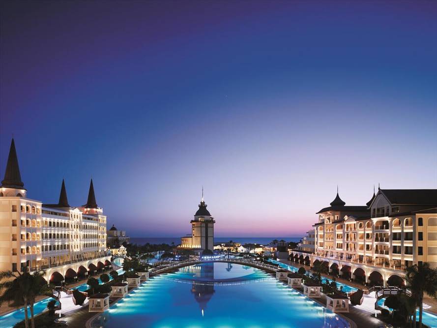 Təmtəraqlı otel - saray Titanic Mardan Palace 5* möhtəşəm renovasiyadan sonra qayıdır! Antalya