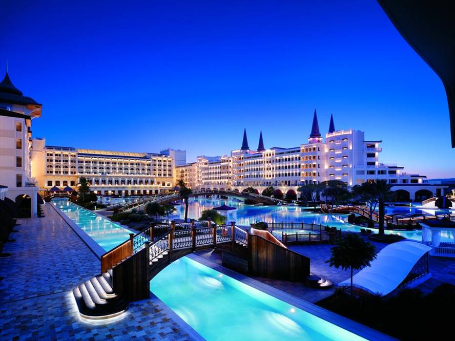 Təmtəraqlı otel - saray Titanic Mardan Palace 5* möhtəşəm renovasiyadan sonra qayıdır! Antalya