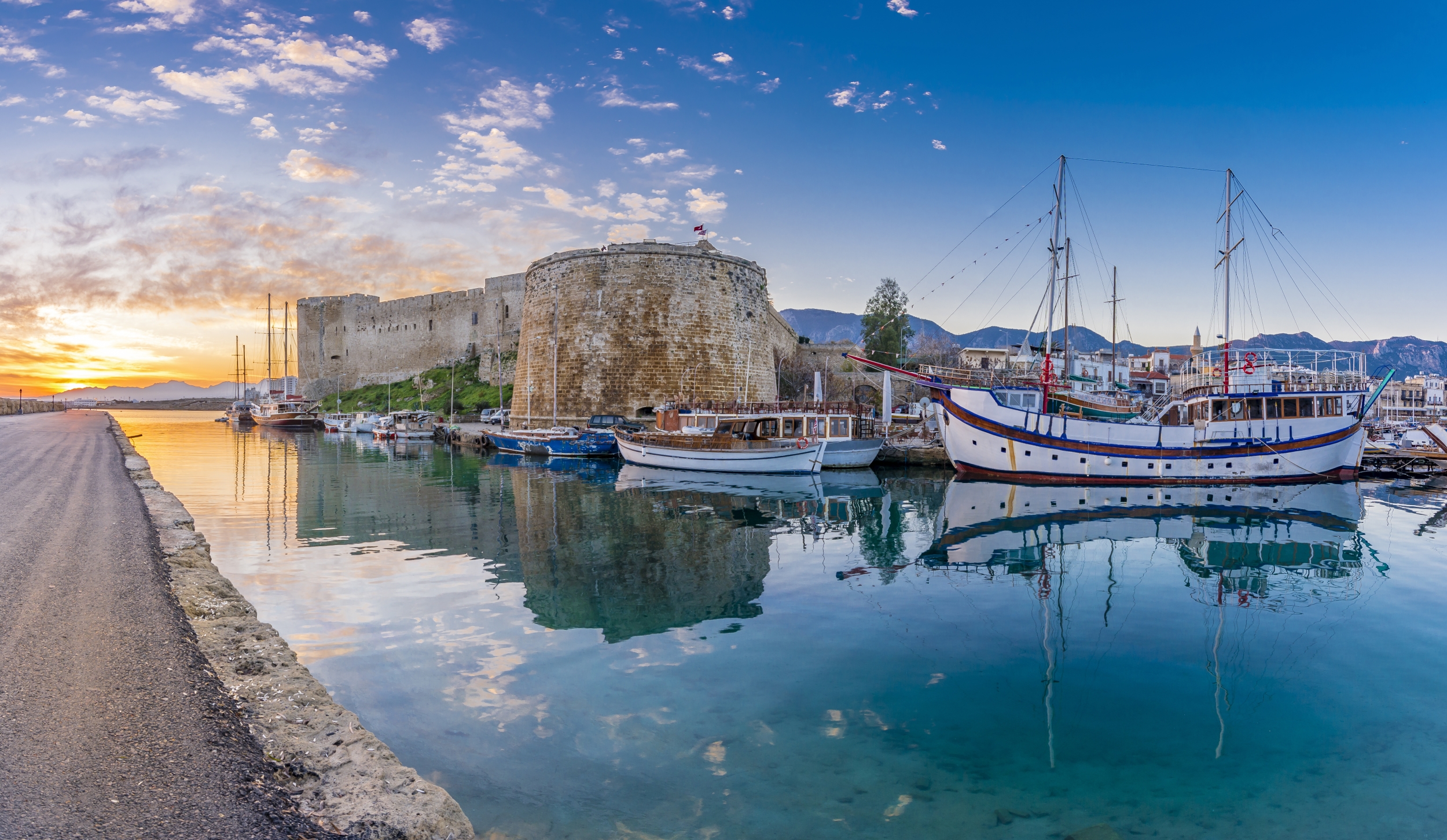 Turu. Кирения Северный Кипр. Кириния / Гирне. Гирне Кирения Северный Кипр. Girne Кипр.