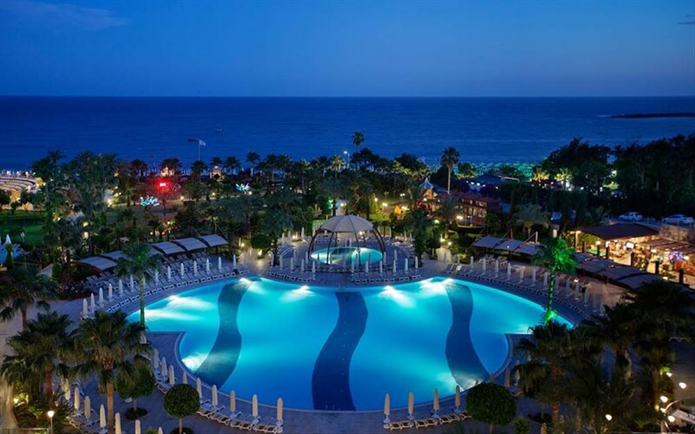  Antalyanın gözəl bölgəsi  Alanya  Saphir  Resort  & SPA Hotel 5*