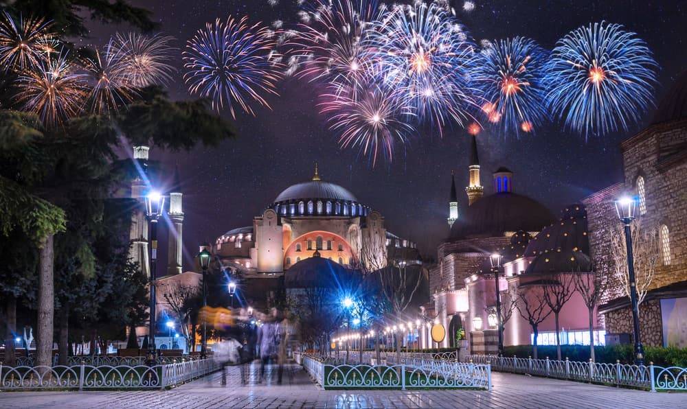 İstanbulda Yeni ili qarşılayın !!! 